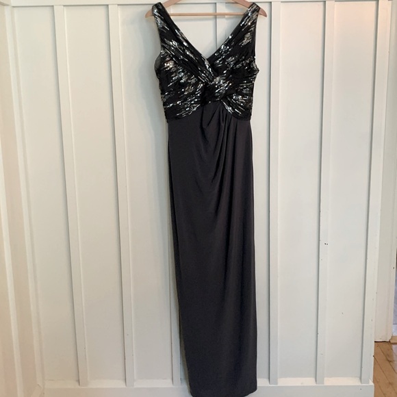 Stunning Sequined Ralph Lauren Evening Grey Formal Gown - Picture 4 of 10
